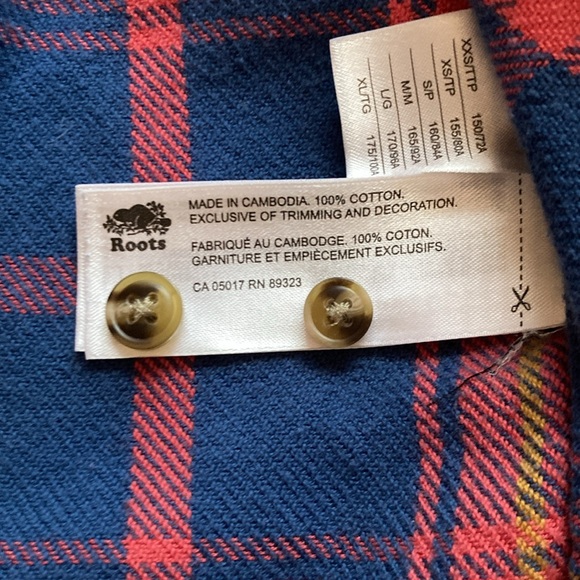 Roots women’s size extra small button-down plaid shirt. Excellent condition. - Picture 6 of 7